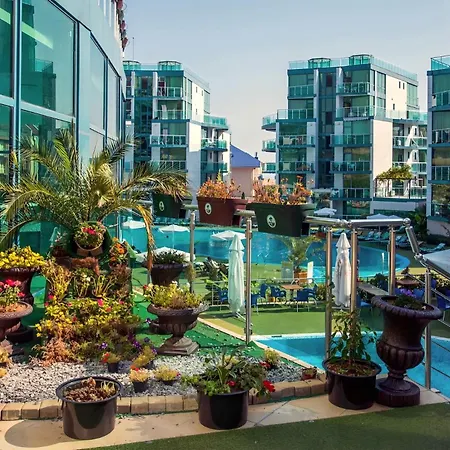 Apartment Paradise *