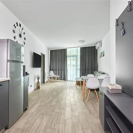 Paradise بريمورسكو